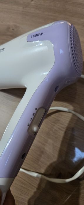 Сешоар 1600 w бяло