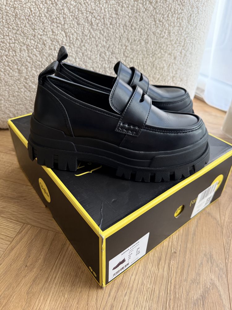 Лоуфъри Buffalo/ Aspha Loafer 38 номер