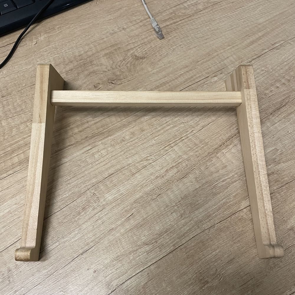 Дървена поставка за лаптоп