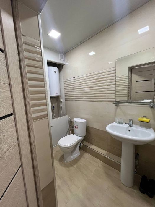 Yunusobod tumani  4- kvartal srochna kvartira