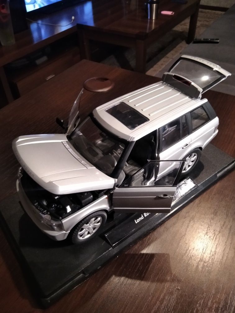 Модель авто Range Rover 1/18