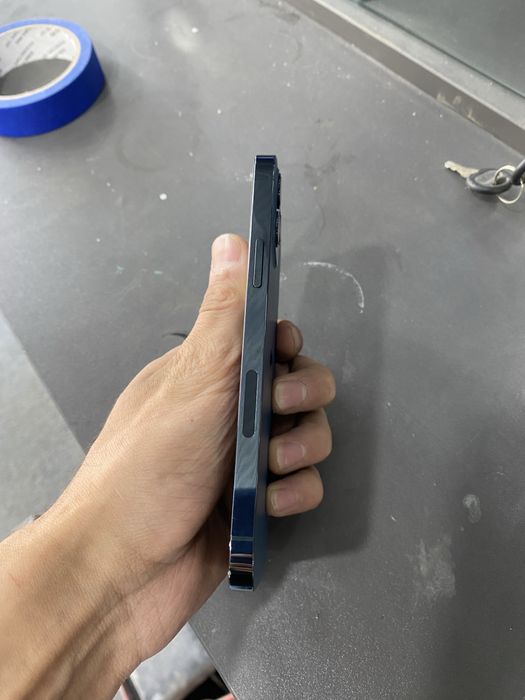 Iphone 12 pro 128 gb holati ideyal bitda aybi feys aydi ishlamidi