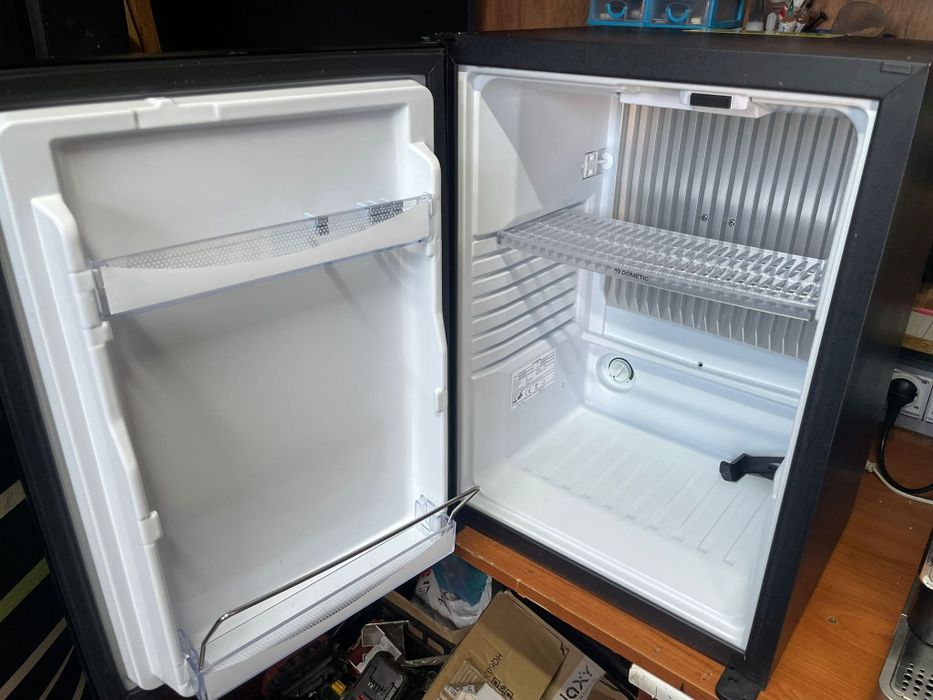 Mini frigider dometic