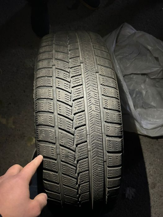 Покрышка зимние 2 штуки