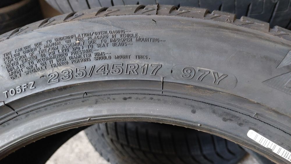 Нови Летни гуми 235/45/17 Bridgestone Turanza T005 4 броя