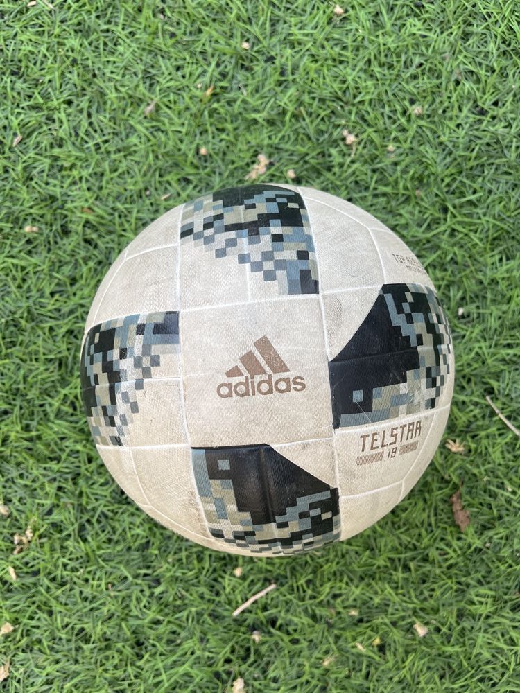 Мяч adidas telstar 2018 года