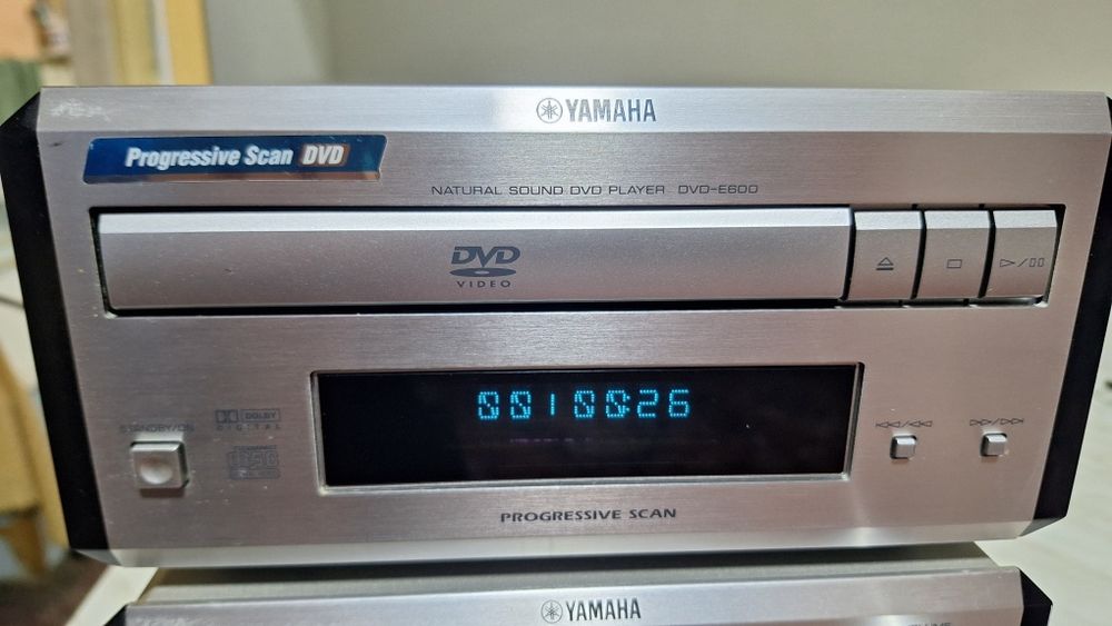 Amplituner +Dvd Yamaha Rx E 600