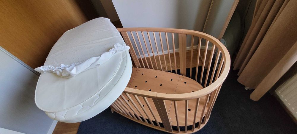 Patut copil Stokke Sleepi Bed V3 cu saltea si protectie impermeabila