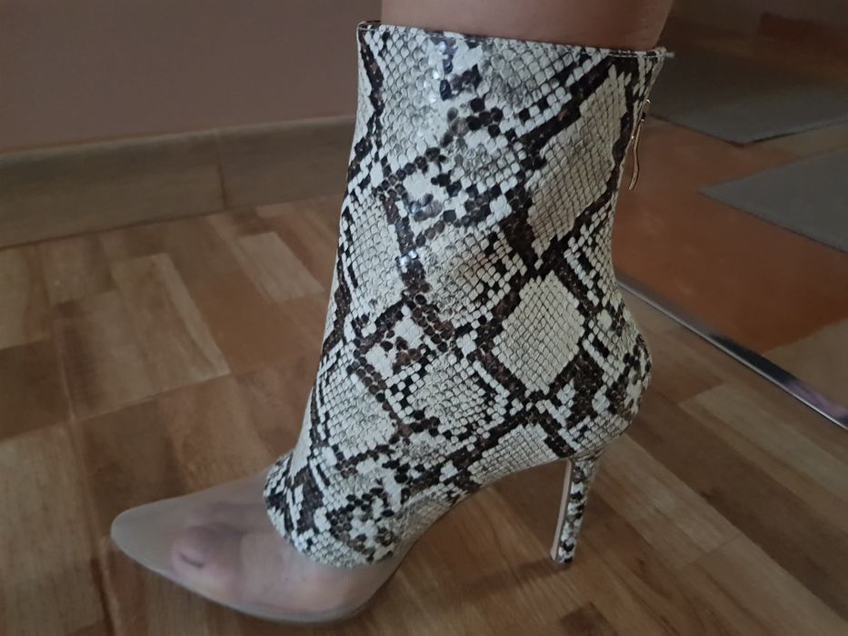 Botine noi dama in cutie