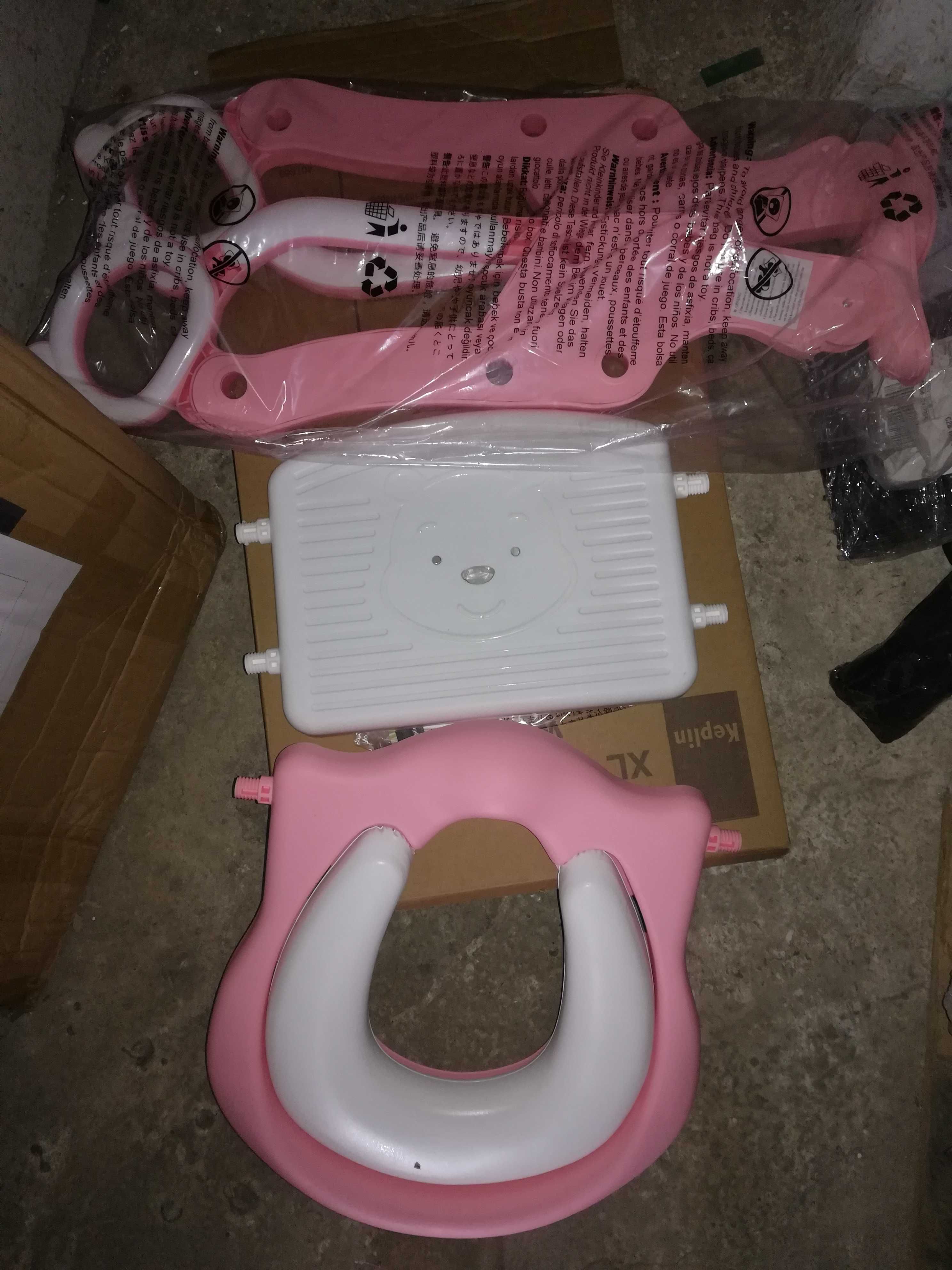 Reductor pentru toaleta cu scarita, roz si mov