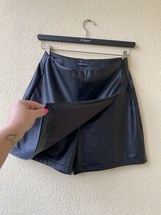 Кожени пола панталонки LC Waikiki - М