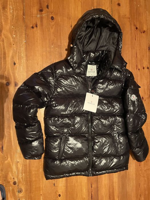 Яке Moncler NFC чип