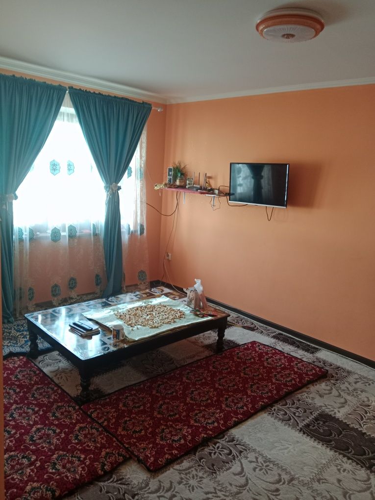 2 xonali uy sotiladi 4 qavatli domning 1 qavatida