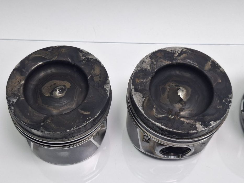 Pistoane SKODA OCTAVIA III 5E3, NL3, NR3 2012 - > 1.6 TDI DDYA 04L107065D