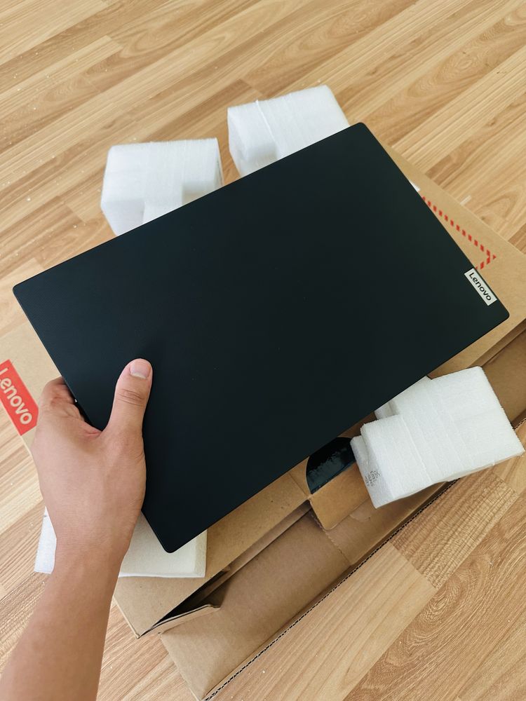 Lenovo noutbuk holati ideal yangi turibdi 8/256