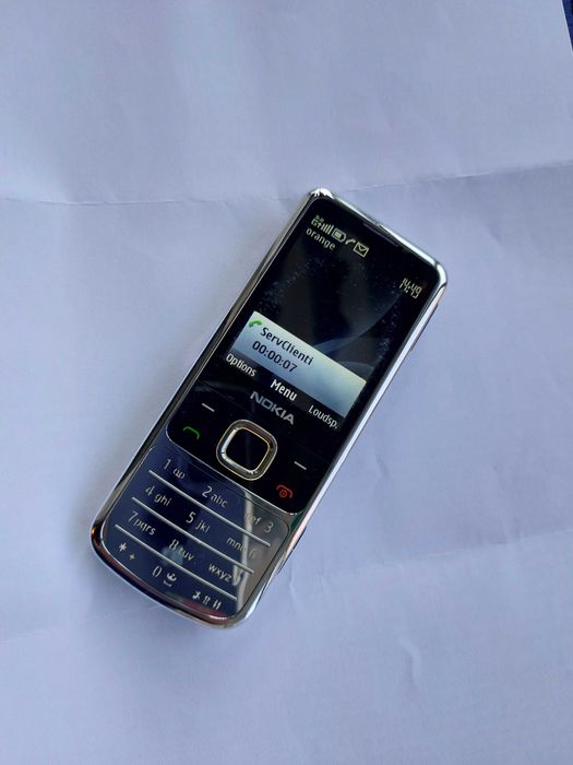Nokia 6700 original shiny silver decodat cu doar 96 ore vorbite pe el