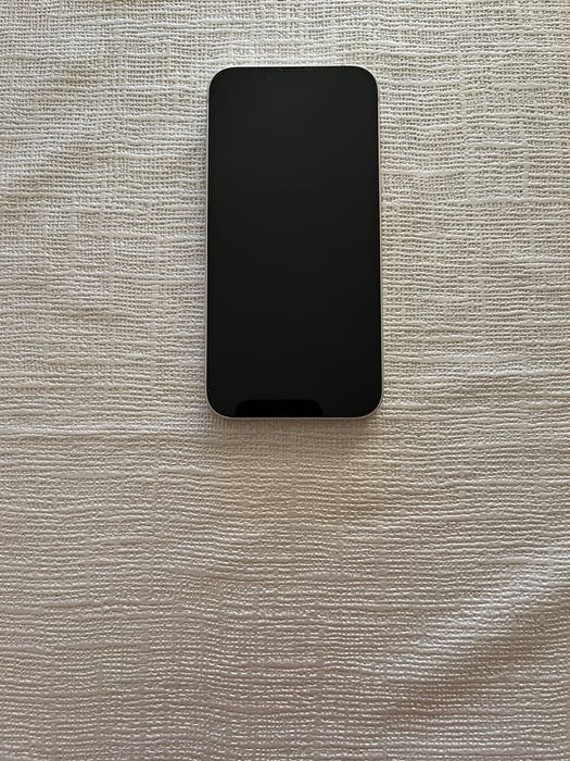 ipfone 13 256GB бял