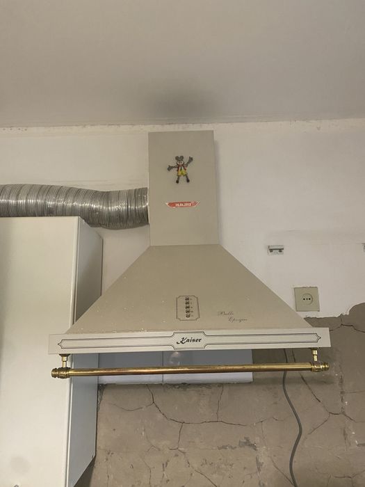 Продам вытяжку Kaiser
