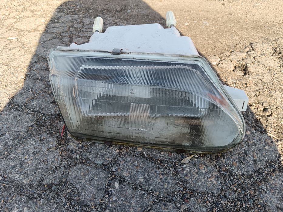 Фара передняя правая на ВАЗ 2114 б/у.