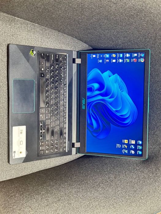 Asus X560UD ноутбук