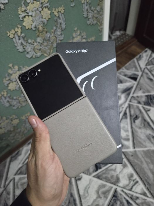 Samsung Z Flip 7 256GB 12GB ozu