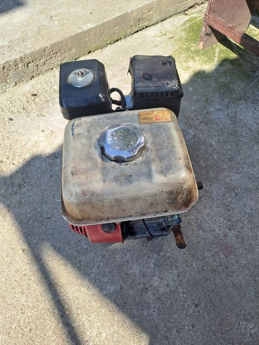 Vând motor Honda 6,5 cp cositoare bcs si o cruce cardanică