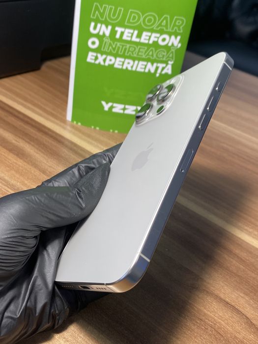 iPhone 16 Pro Max • 256 GB • Natural Titanium