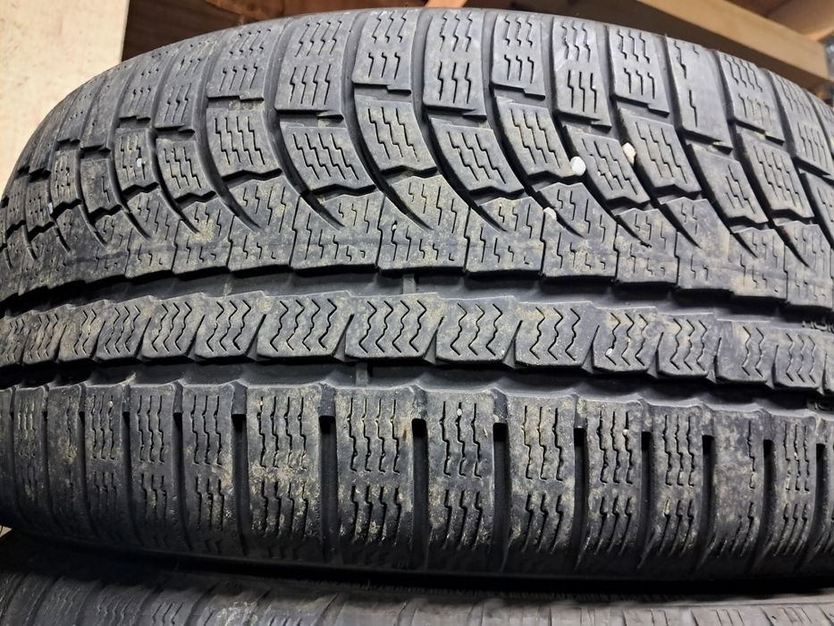 Anvelope second iarna 235 40 R19 Nokian