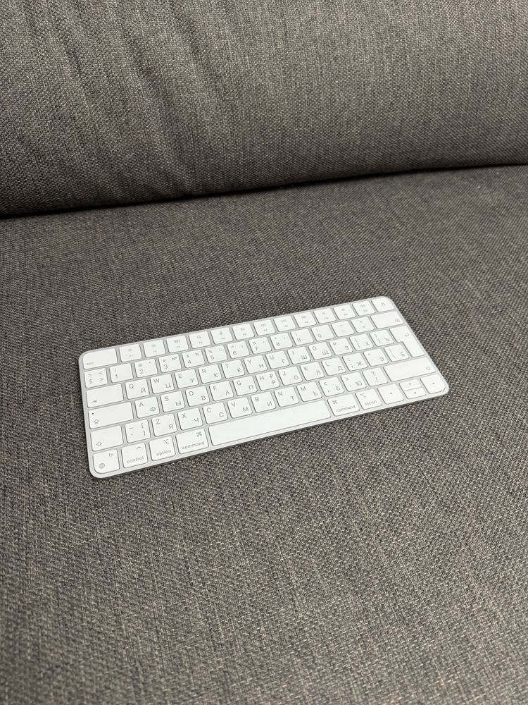 Продам Apple Magic Keyboard 2