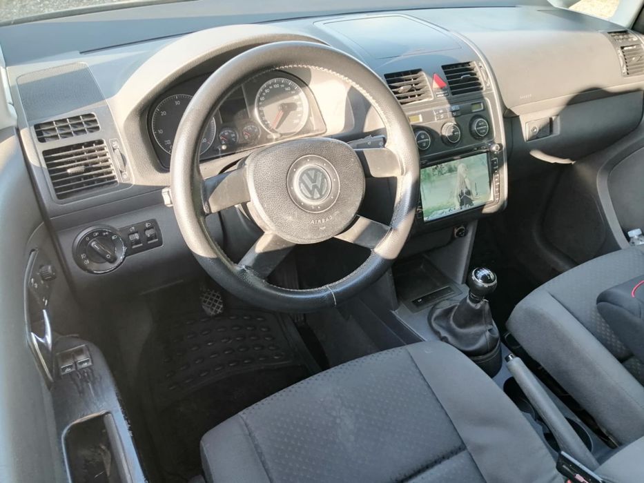 Vand vw  Touran 1.9 tdi 2005 105 cai euro 4 7 locuri