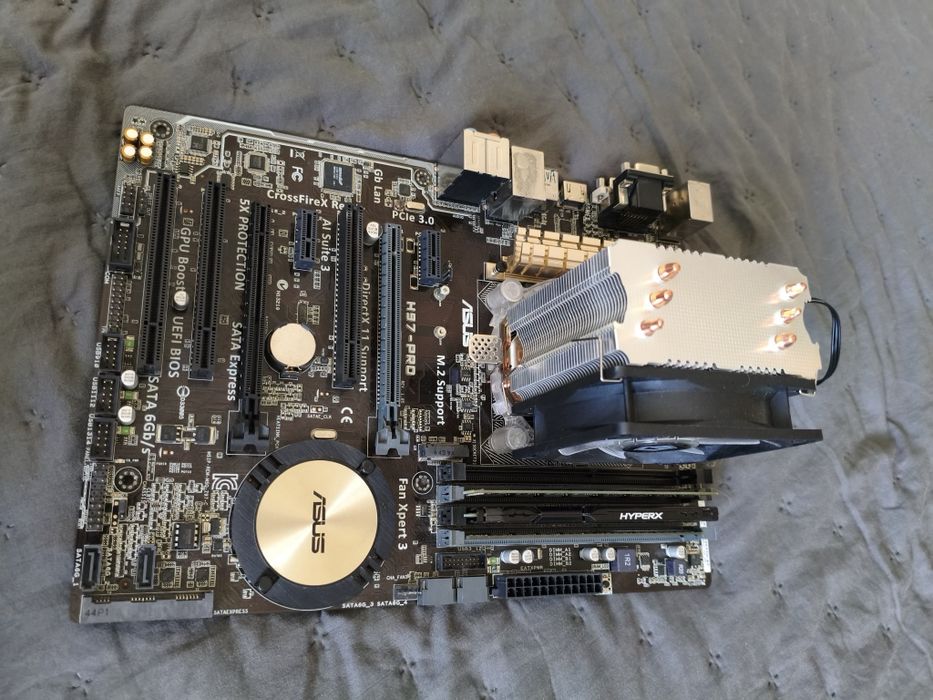 Процесор I7 4790k, дънна платка ASUS H97-PRO, RAM 16 GB DDR3 1600MHZ