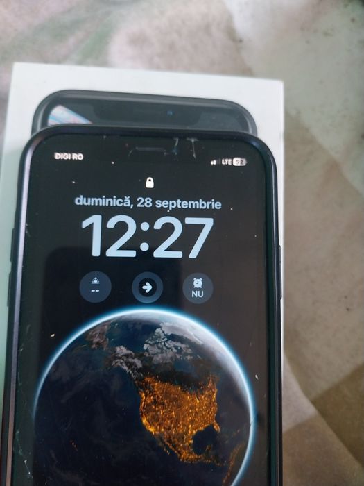 Vând iPhone xr funcțional.