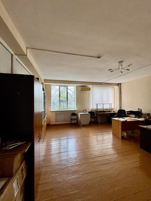 Аренда Офис 70 кв м(2 кабинета) и есть Склады, контейнера. Розыбакиева