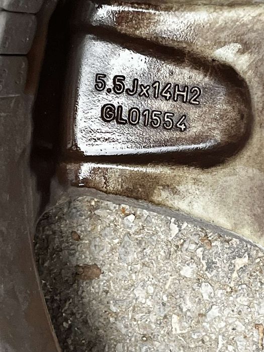 Джанти VW Polo и летни гуми.