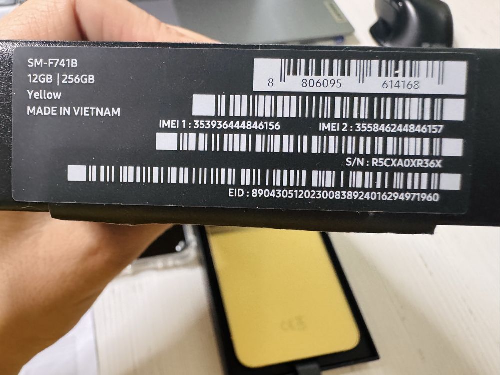 Samsung Z flip 6 128GB,yellow