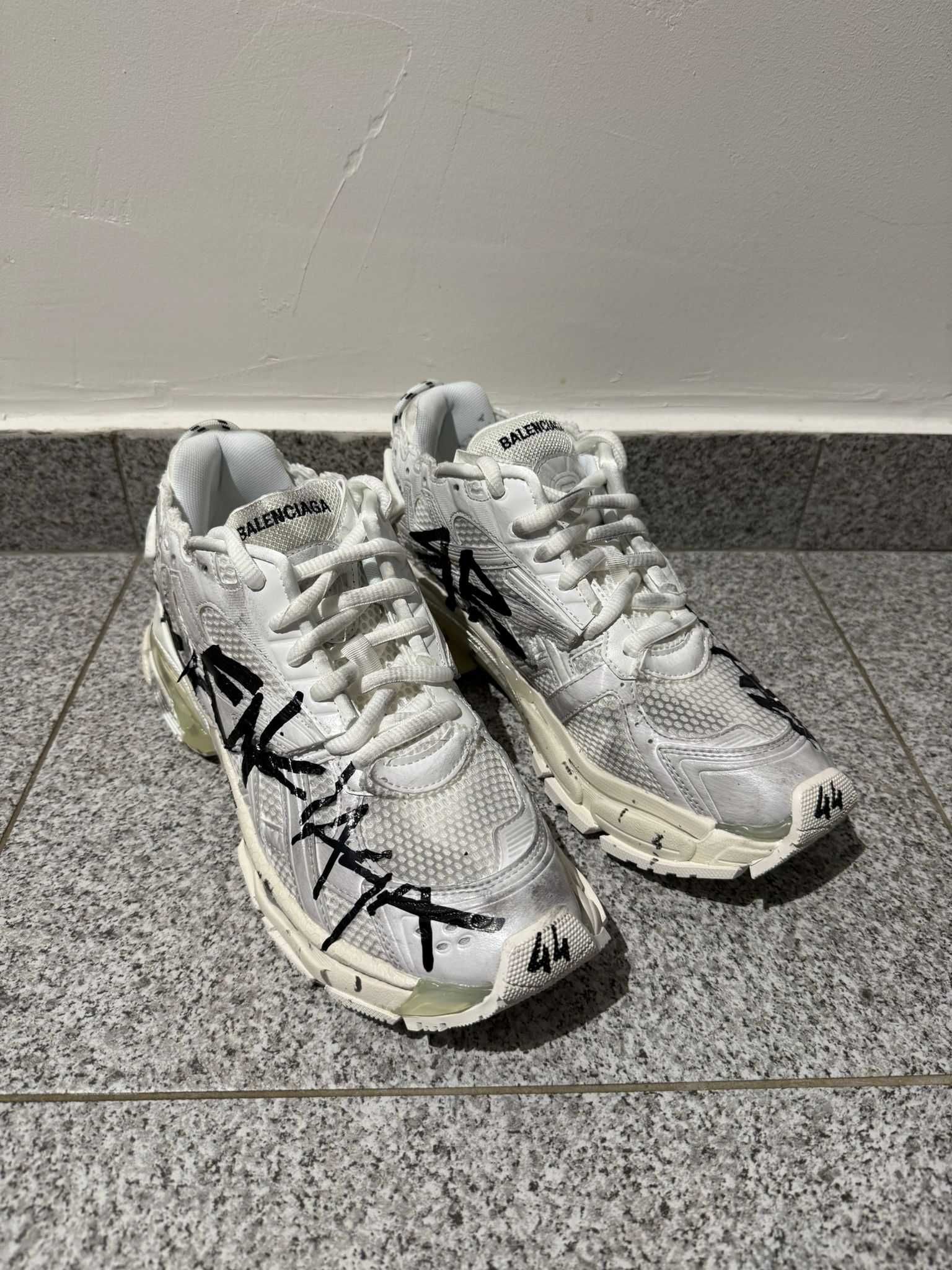 Balenciaga Runner Noi in stoc