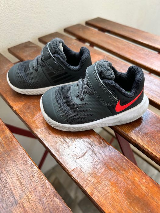 Маратонки Nike (сиви)