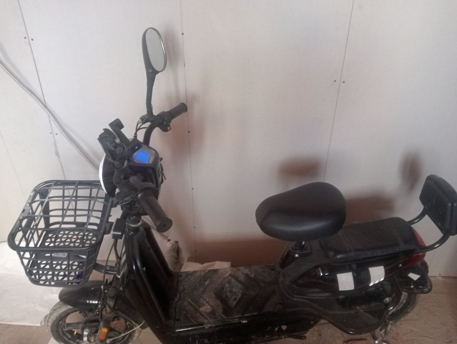 Электроскутер продам за 23000