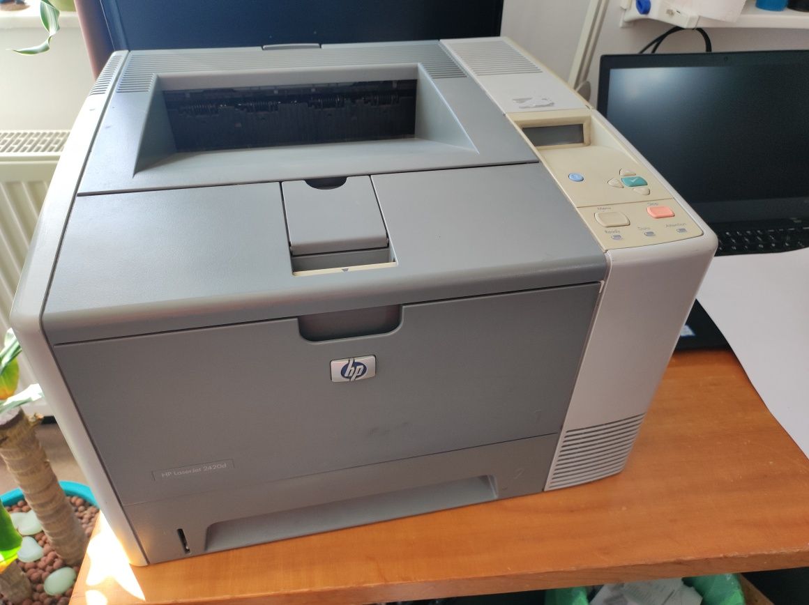 Imprimanta laser HP LaserJet 2420