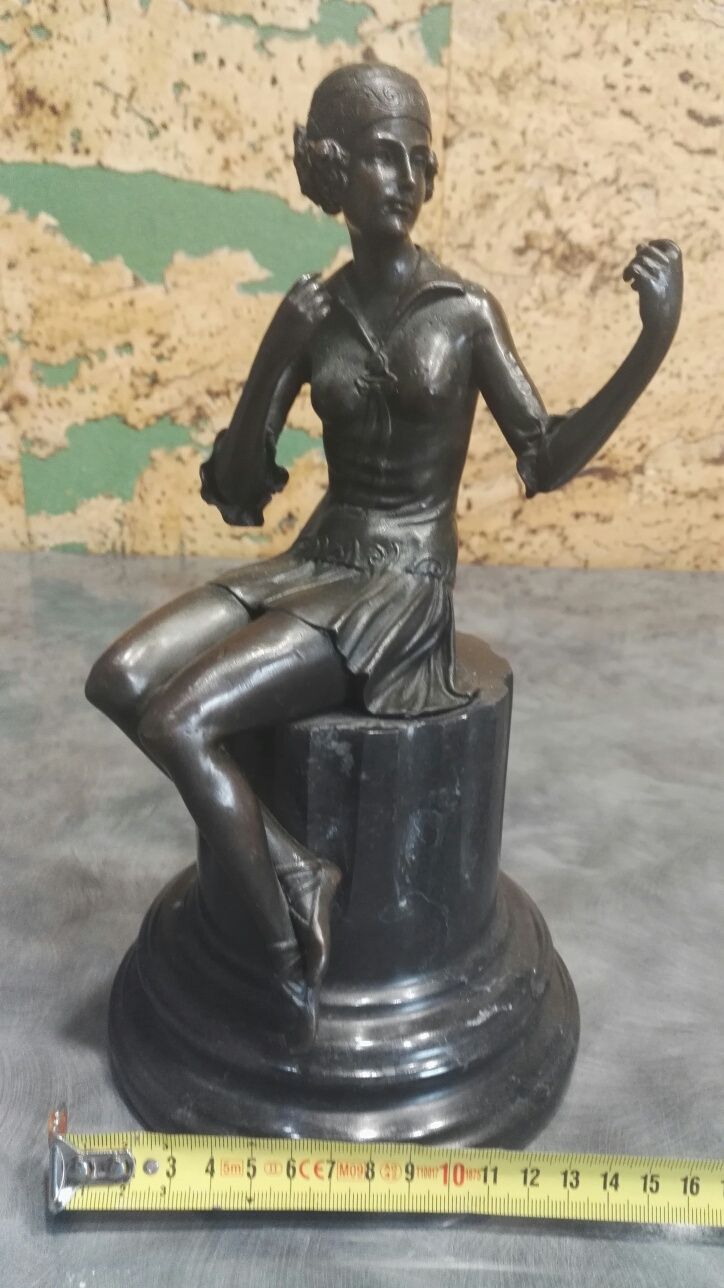 Vând statuie din bronz