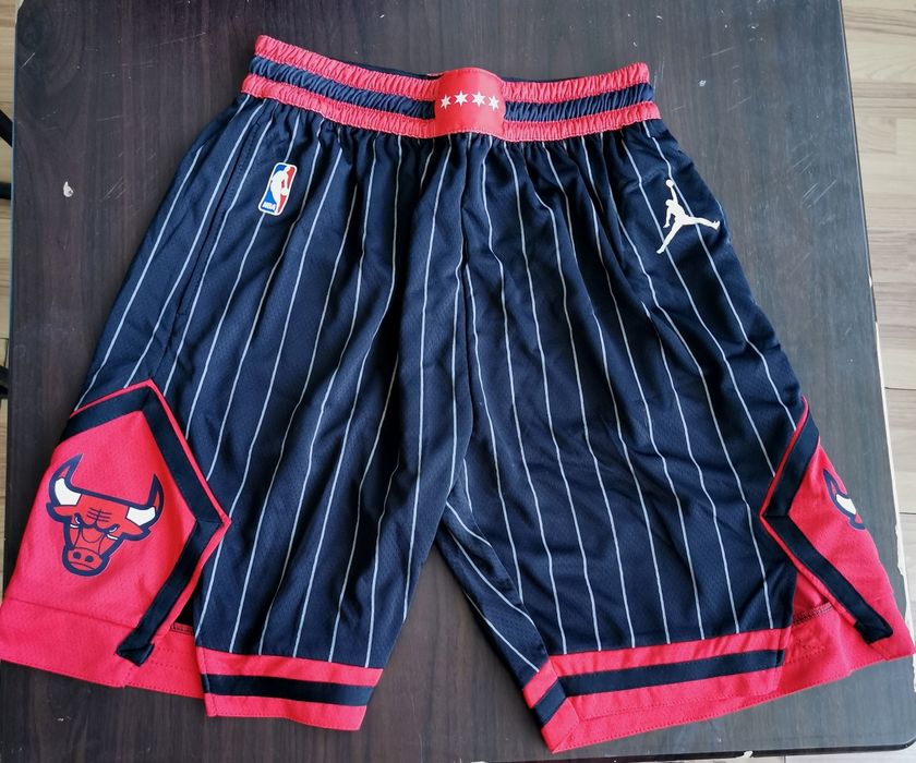 Short Jordan bulls