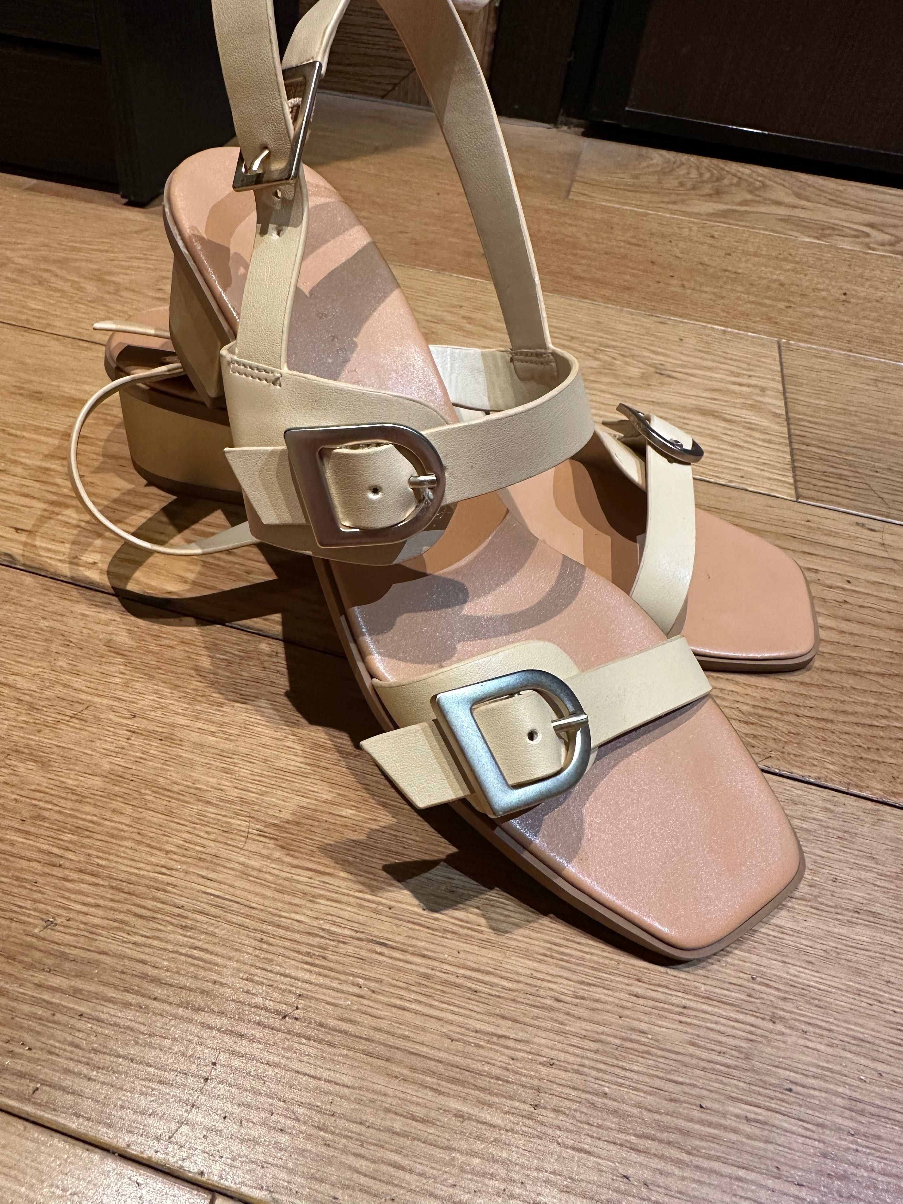 Sandale Charles & Keith, marime 39