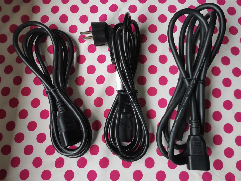 UPS APC Back-UPS BX500CI 500VA 300W.