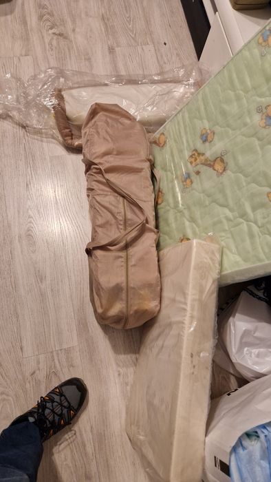 Vand patut pliant Bertoni Lorelly + toate accesoriile