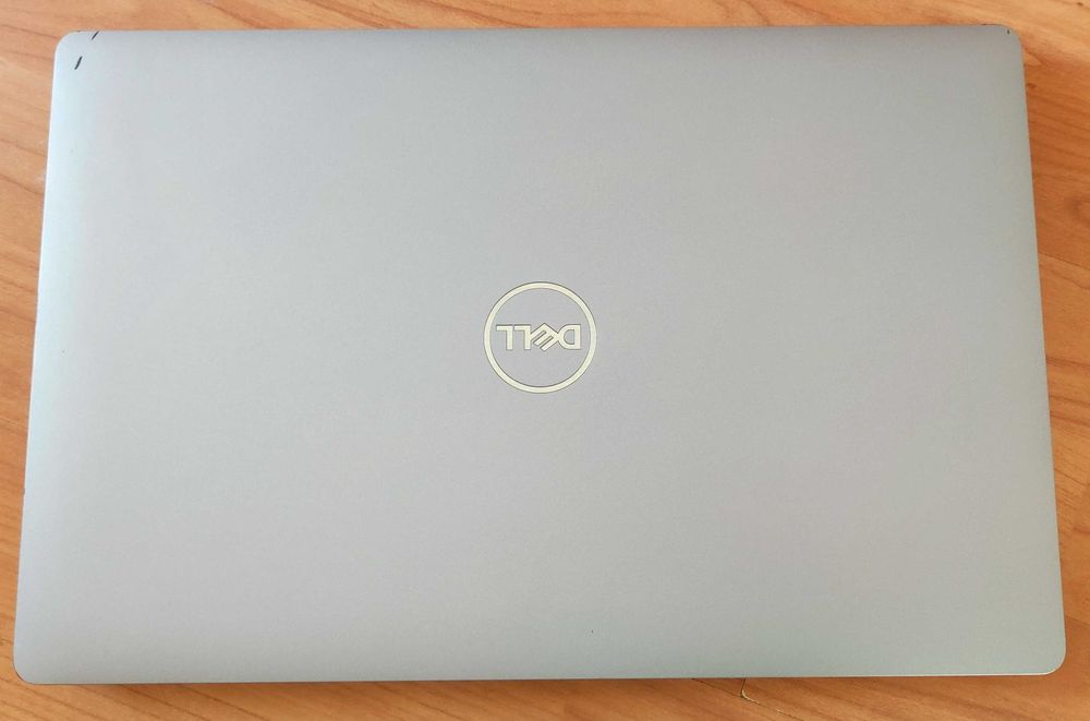 15.6" Лаптоп Dell Latitude 5511 / i7-10850H / 32GB RAM/ 512GB SSD NVMe