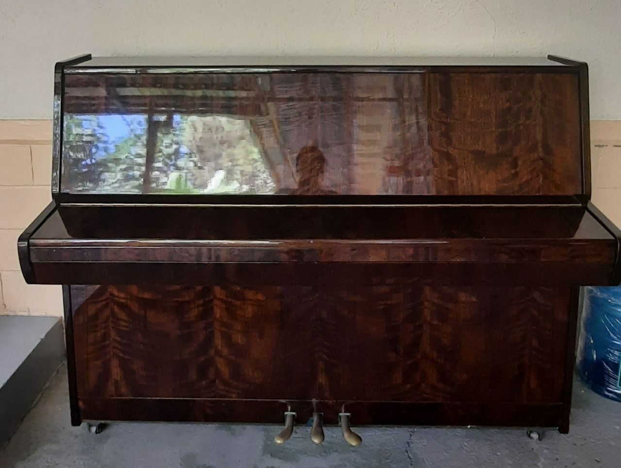 Пианино срочна продам
