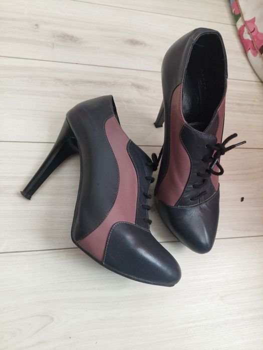 Botine cu toc din piele naturala, marime 37