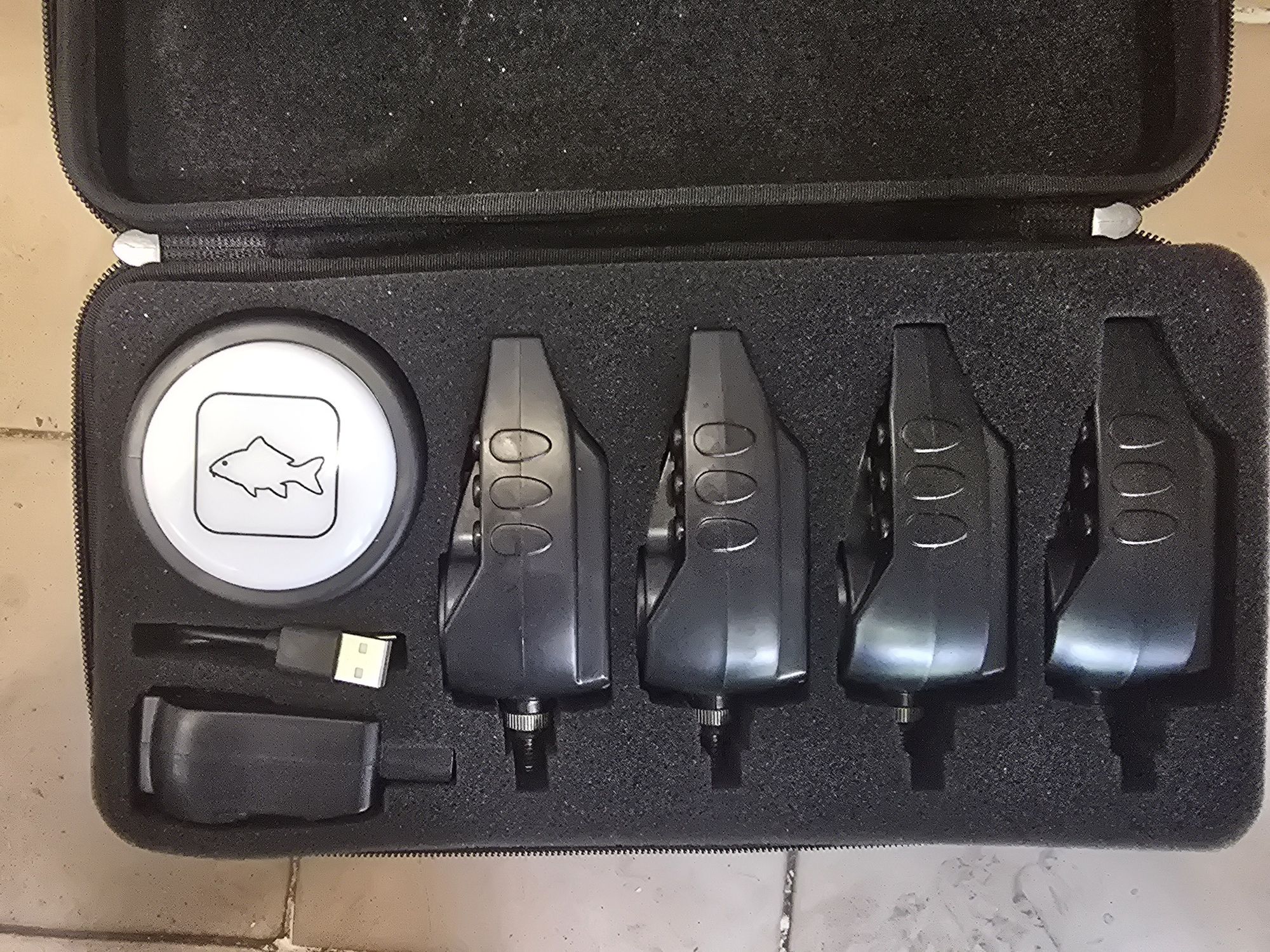 Set Avertizoare + Statie Prologic C-Series + Lampa de Cort Bivvy, 4+1