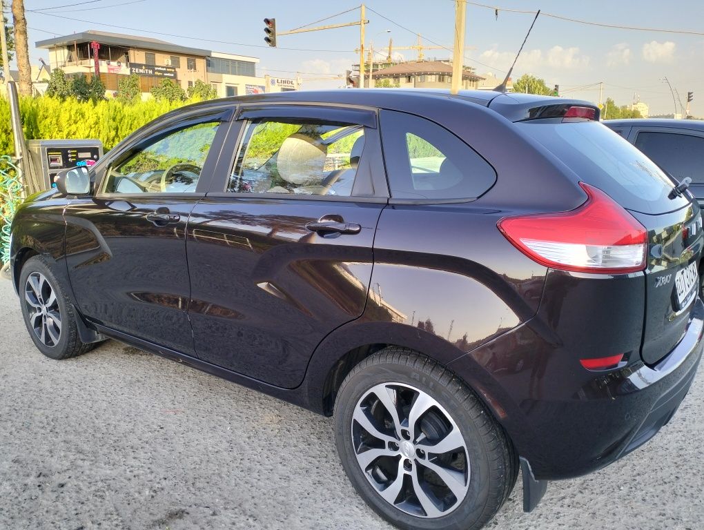 Продам lada x-ray