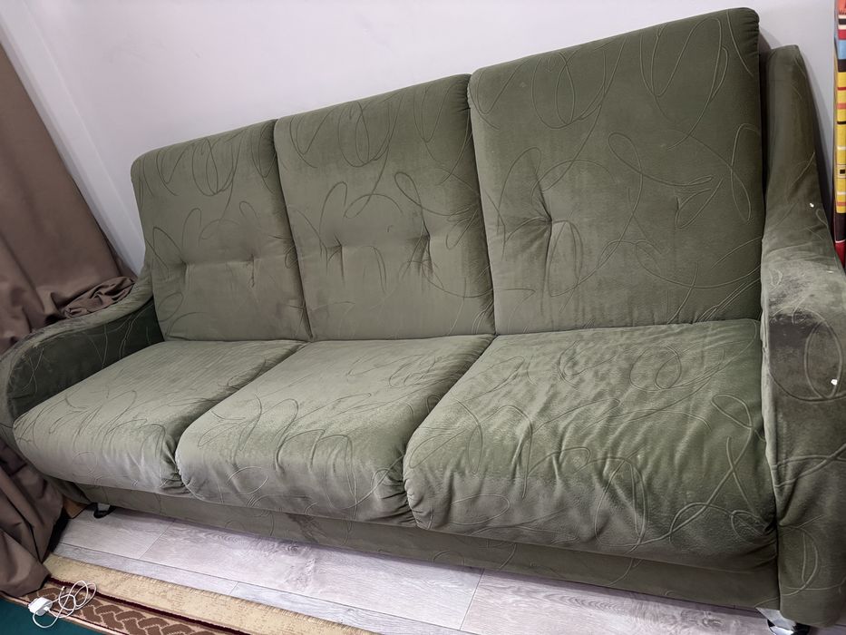 Диван на рестоврацию